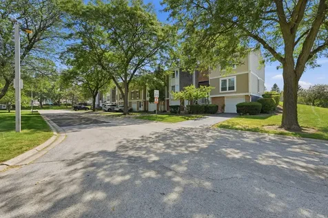 1996 Holbrook Lane Hoffman Estates IL 60194