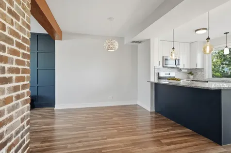1996 Holbrook Lane Hoffman Estates IL 60194