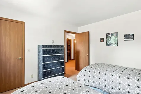 931 Perry Drive Algonquin IL 60102