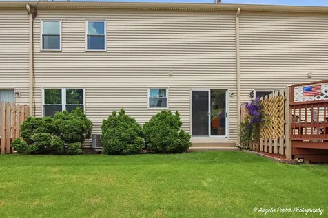 931 Perry Drive Algonquin IL 60102