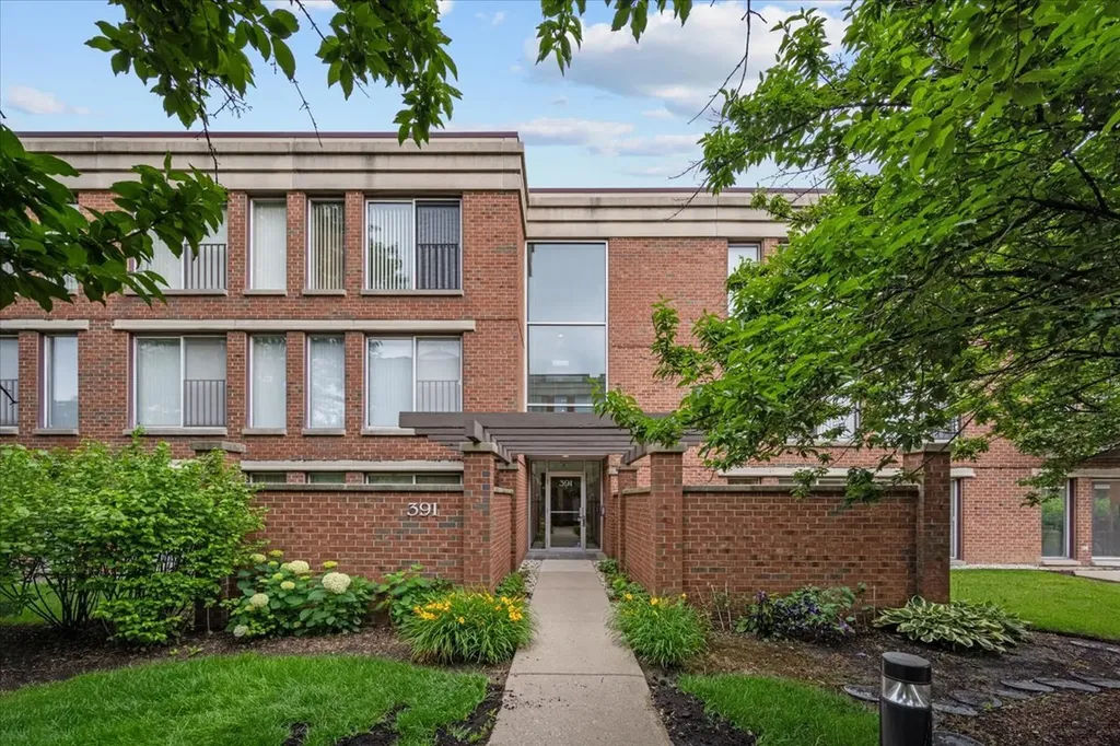 391 Kelburn Road Deerfield IL 60015
