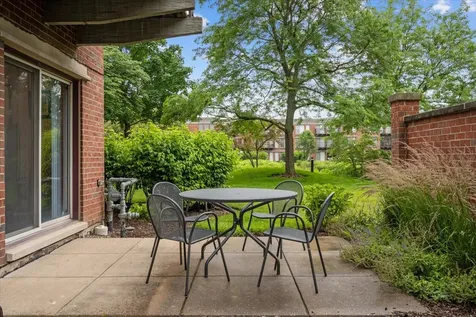 391 Kelburn Road Deerfield IL 60015