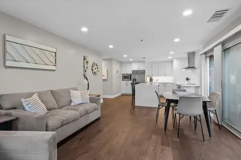 391 Kelburn Road Deerfield IL 60015