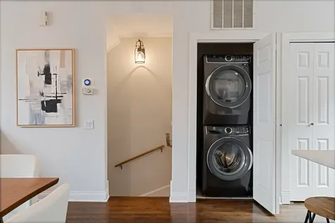 2009 North Hoyne Avenue Chicago IL 60647