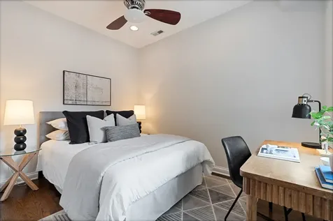 2009 North Hoyne Avenue Chicago IL 60647