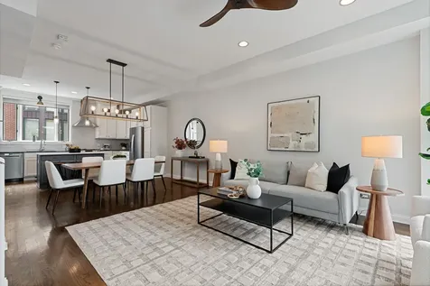 2009 North Hoyne Avenue Chicago IL 60647