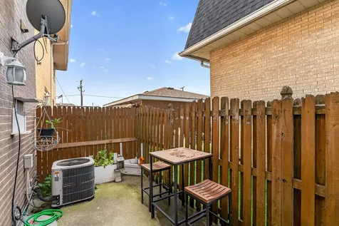 613 East 3rd Street Lockport IL 60441