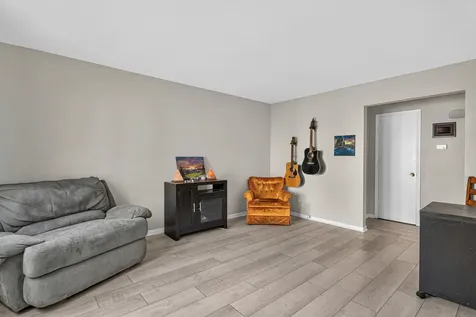613 East 3rd Street Lockport IL 60441