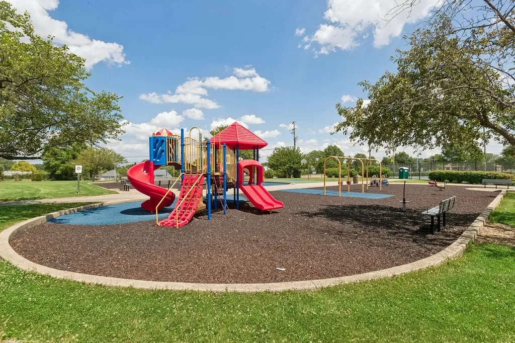1105 East Point Drive Schaumburg IL 60193