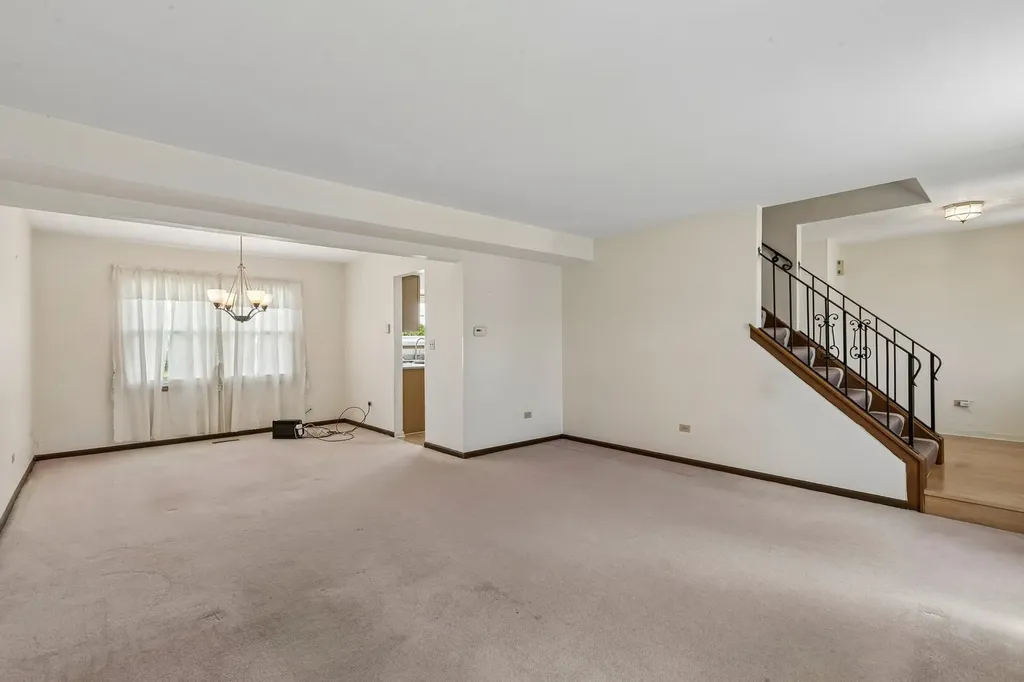1105 East Point Drive Schaumburg IL 60193