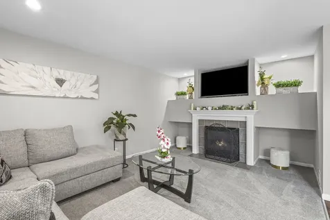 2253 North Stonehedge Court Round Lake Beach IL 60073