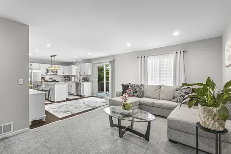 2253 North Stonehedge Court Round Lake Beach IL 60073
