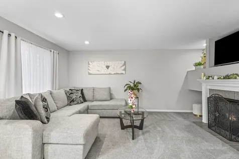 2253 North Stonehedge Court Round Lake Beach IL 60073