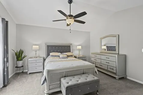 2253 North Stonehedge Court Round Lake Beach IL 60073