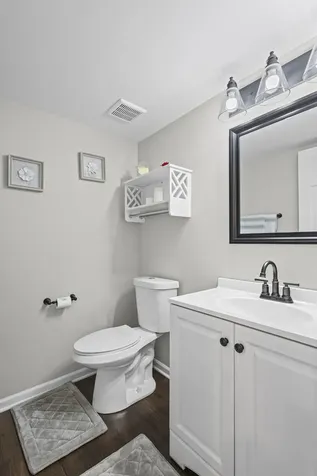2253 North Stonehedge Court Round Lake Beach IL 60073