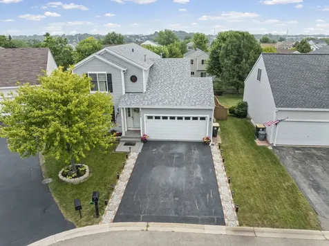 2253 North Stonehedge Court Round Lake Beach IL 60073
