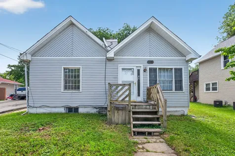 322 Hickory Street Dekalb IL 60115