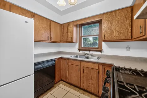 322 Hickory Street Dekalb IL 60115