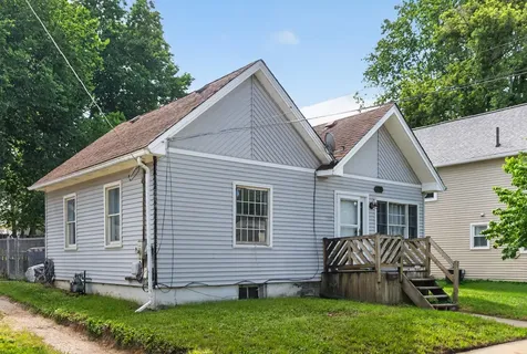 322 Hickory Street Dekalb IL 60115
