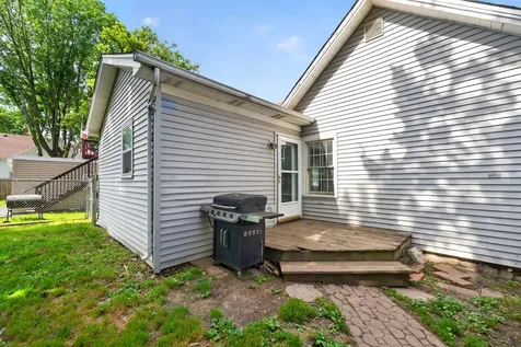 322 Hickory Street Dekalb IL 60115