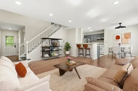 360 Golfview Court Bloomingdale IL 60108