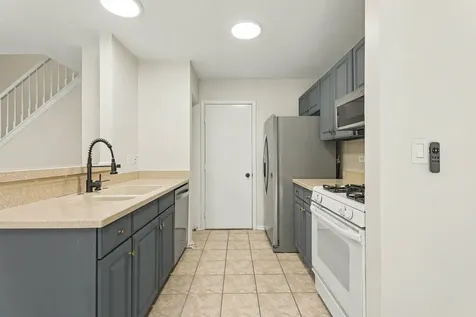 360 Golfview Court Bloomingdale IL 60108