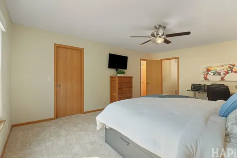 567 Shakespeare Drive Grayslake IL 60030
