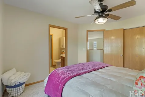 567 Shakespeare Drive Grayslake IL 60030