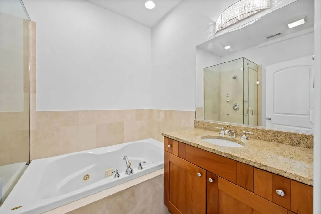 3414 North Sheffield Avenue Chicago IL 60657