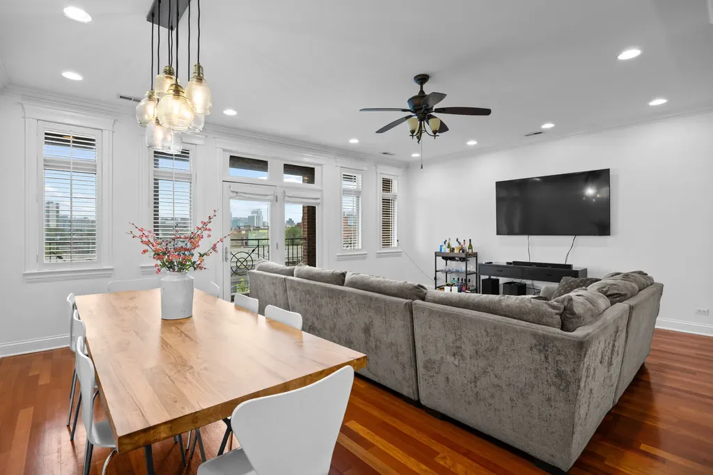3414 North Sheffield Avenue Chicago IL 60657