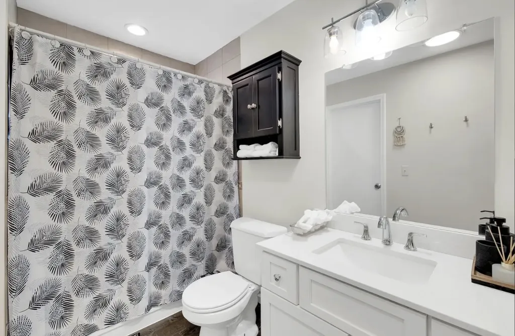 379 Sandhurst Circle Glen Ellyn IL 60137