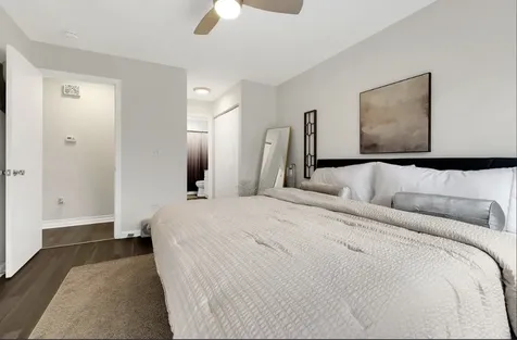 379 Sandhurst Circle Glen Ellyn IL 60137
