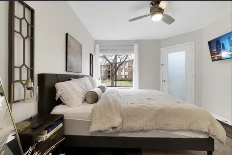 379 Sandhurst Circle Glen Ellyn IL 60137