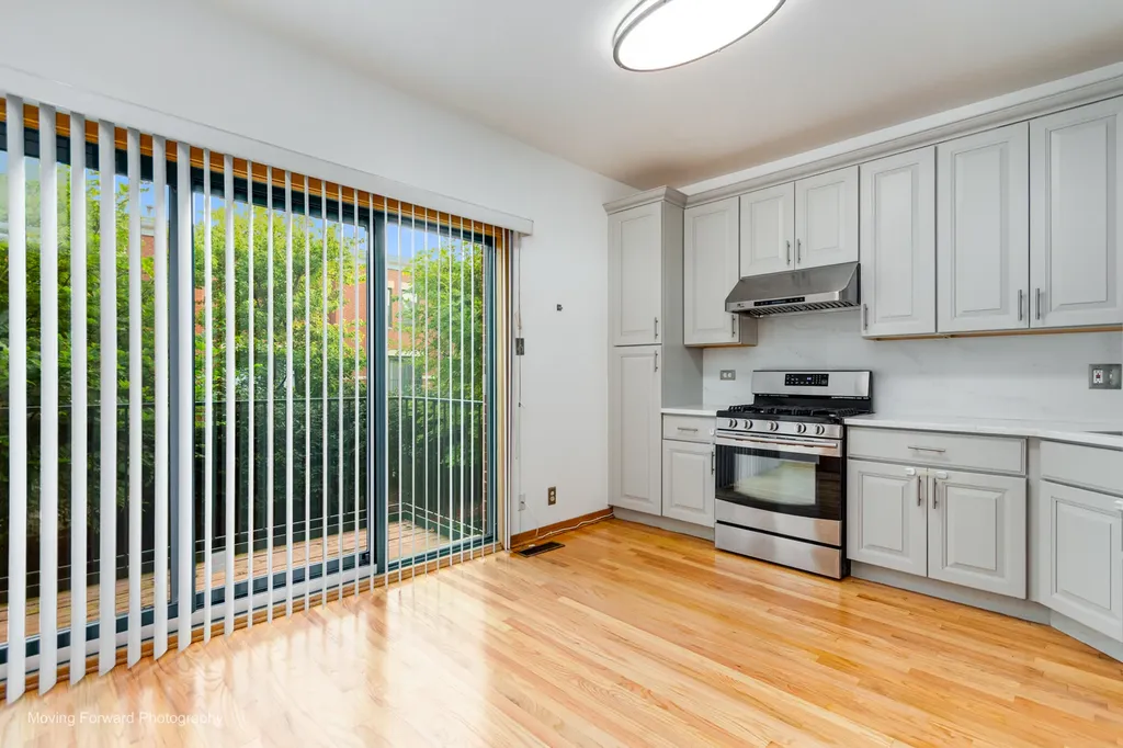 614 South Laflin Street Chicago IL 60607