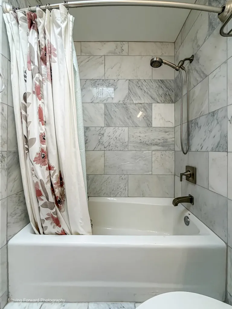 614 South Laflin Street Chicago IL 60607