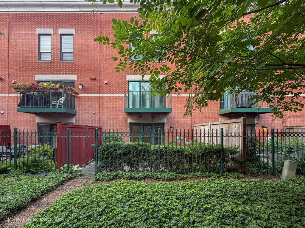 614 South Laflin Street Chicago IL 60607