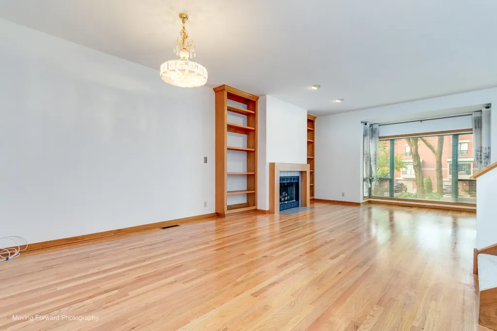 614 South Laflin Street Chicago IL 60607