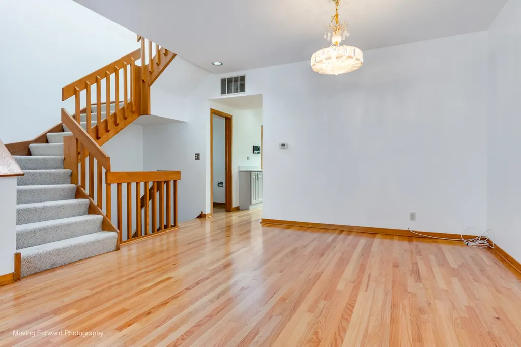 614 South Laflin Street Chicago IL 60607