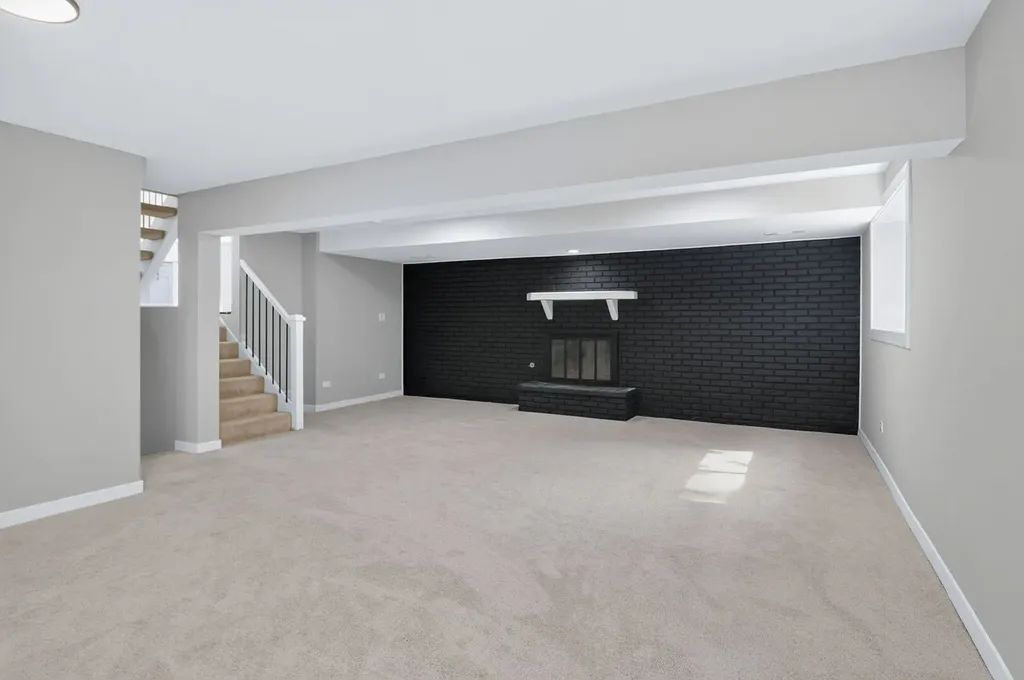 216 West Kimbell Avenue Elmhurst IL 60126