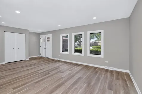 216 West Kimbell Avenue Elmhurst IL 60126