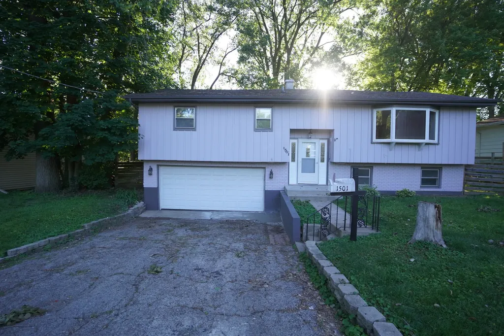 1501 North Freund Avenue Mchenry IL 60050