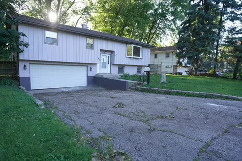 1501 North Freund Avenue Mchenry IL 60050