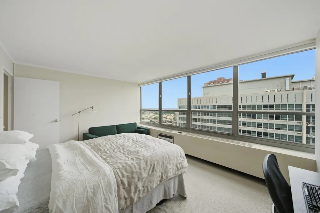 3550 North Lake Shore Drive Chicago IL 60657