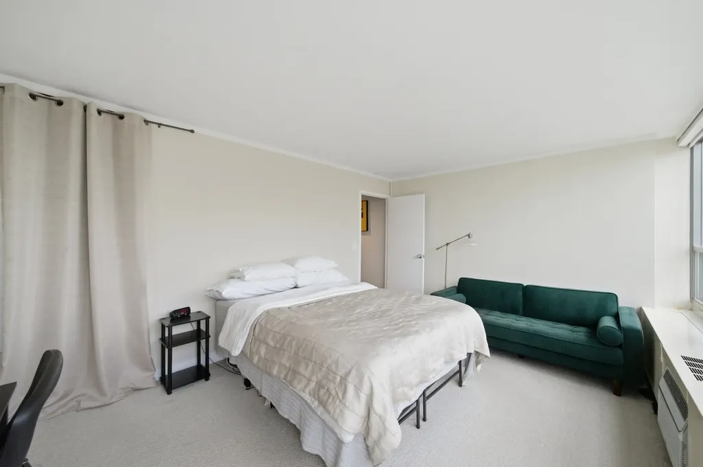 3550 North Lake Shore Drive Chicago IL 60657