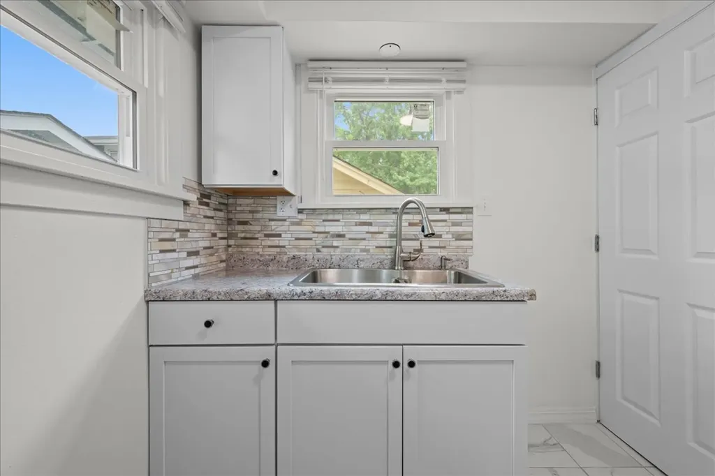 1006 South 4th Street Aurora IL 60505