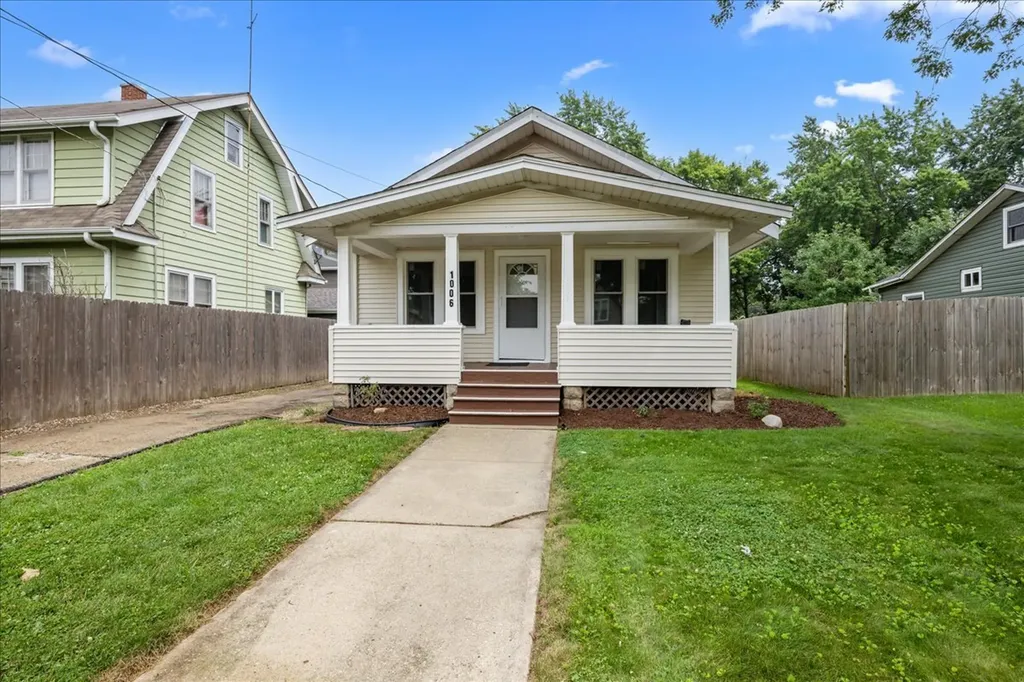 1006 South 4th Street Aurora IL 60505