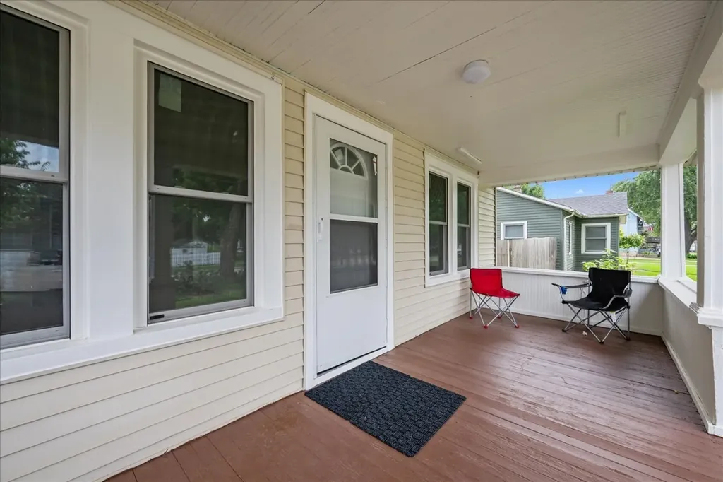 1006 South 4th Street Aurora IL 60505