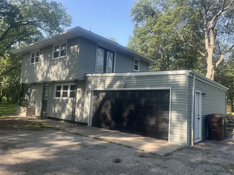 1401 Oakleaf Drive St. Anne IL 60964