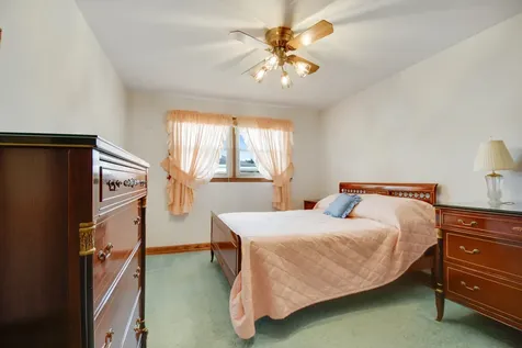 4513 West 102nd Street Oak Lawn IL 60453