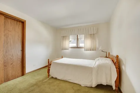4513 West 102nd Street Oak Lawn IL 60453